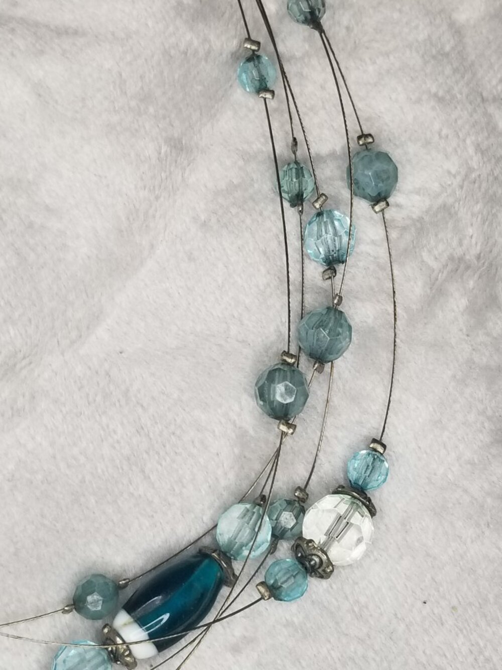 Beaded wire necklace
